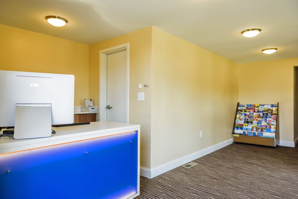 AArya Hotel By Niagara Fashion Outlets 6/44