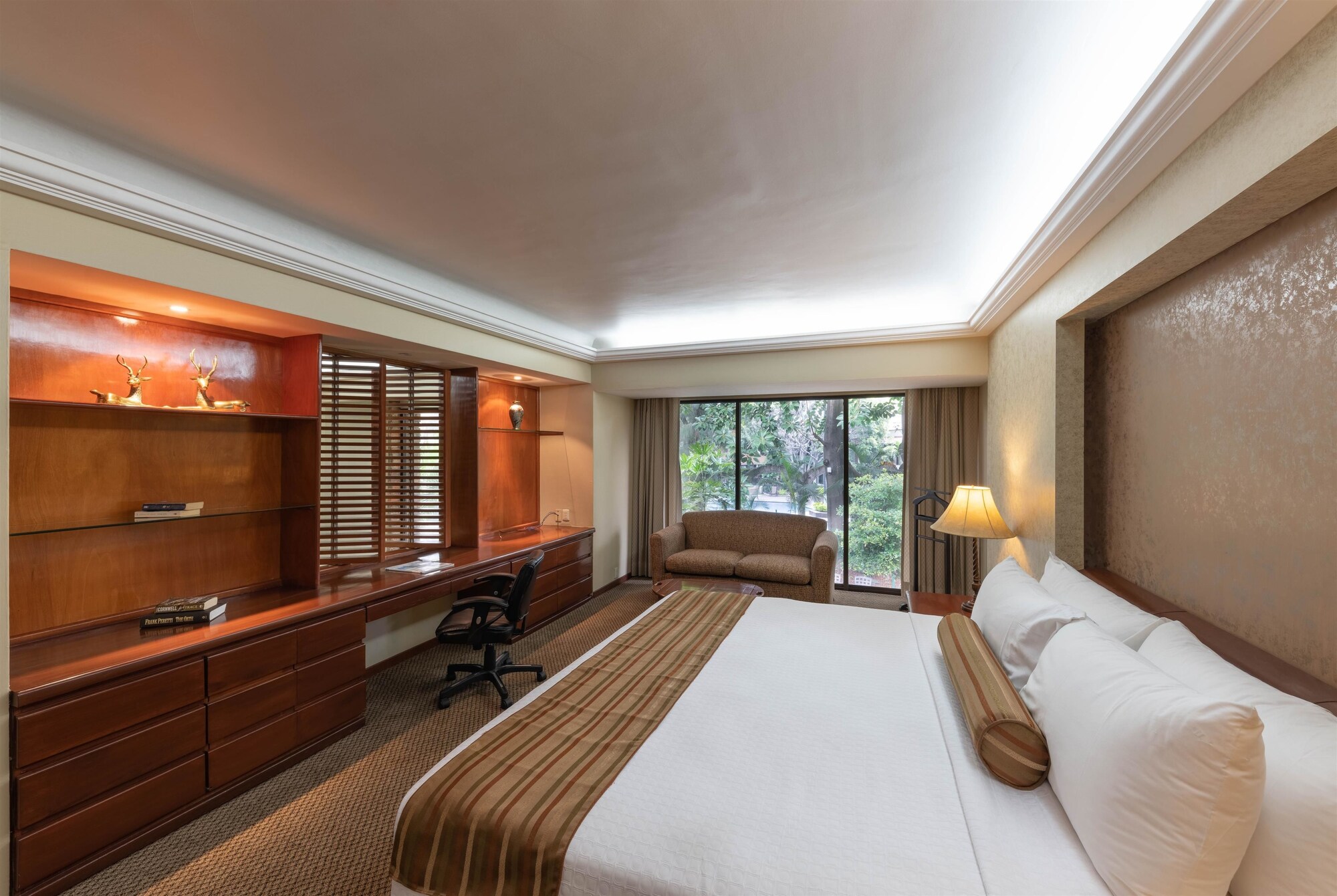 PRESIDENTIAL, SUITE, KING BED