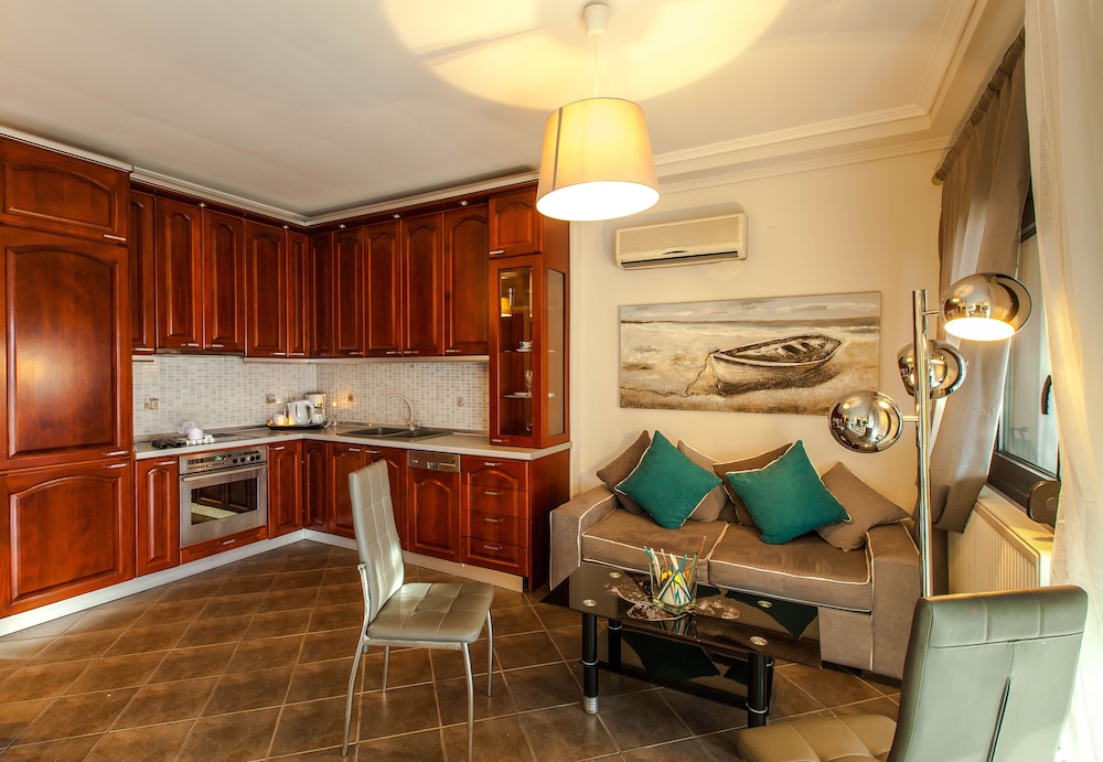 Aqua Mare Sea Side Rooms 30/50