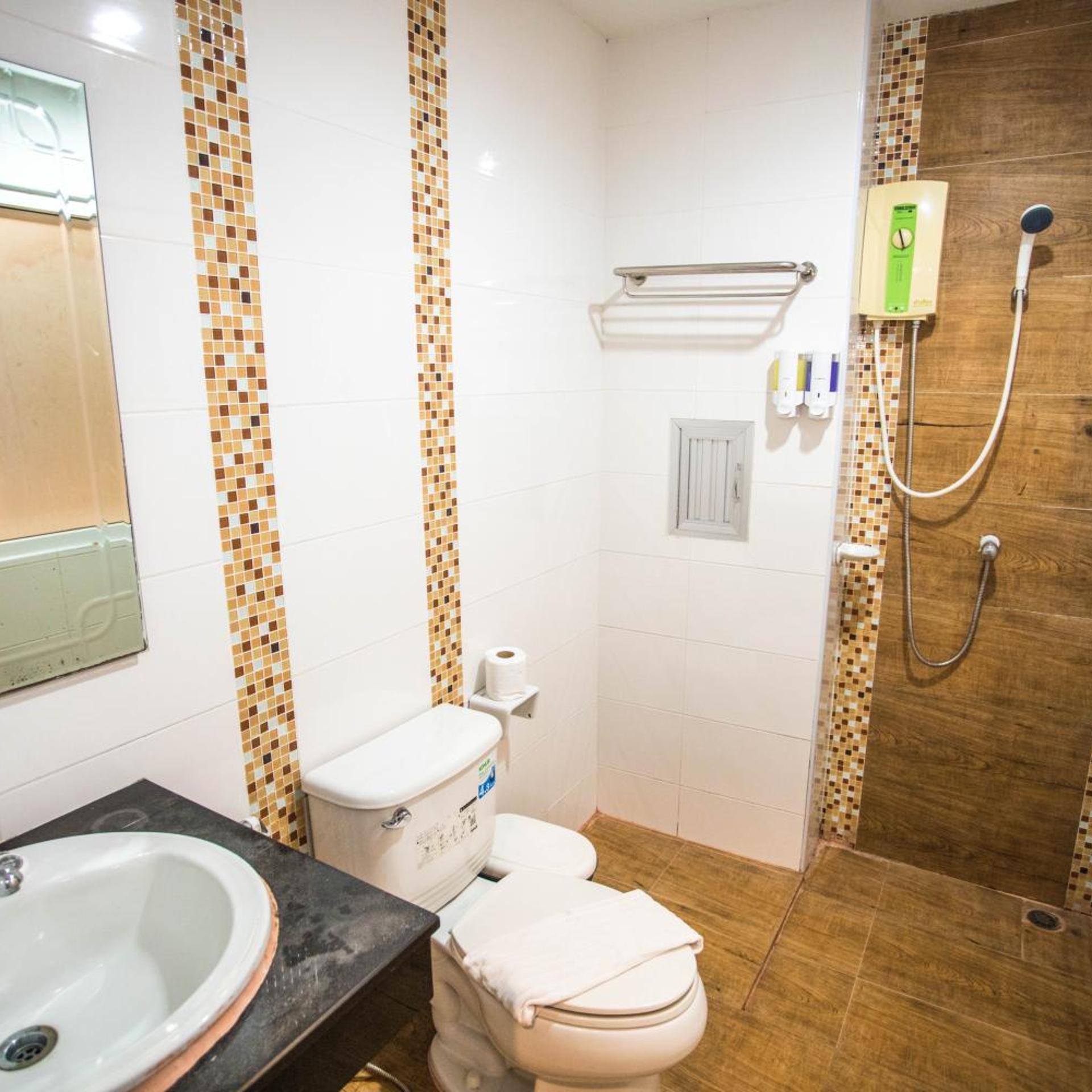 Bad Boys Guesthouse Patong 64/65