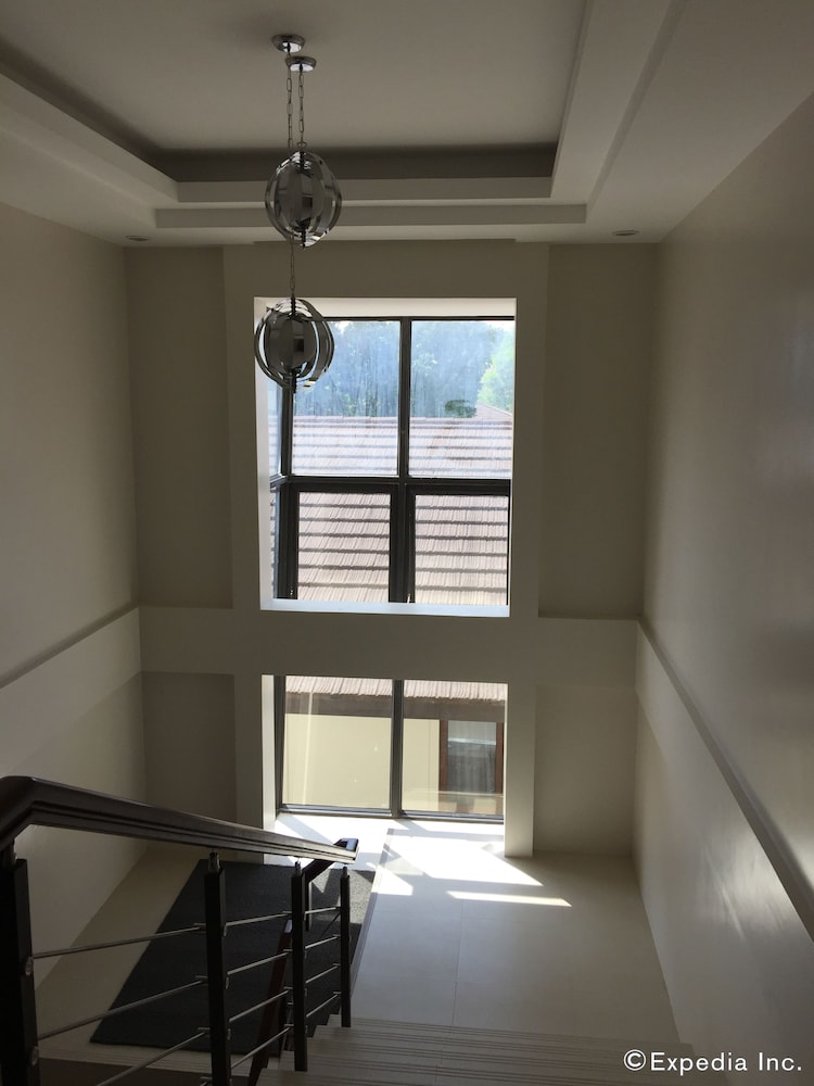 Coron Soleil Express Hotel 27/65