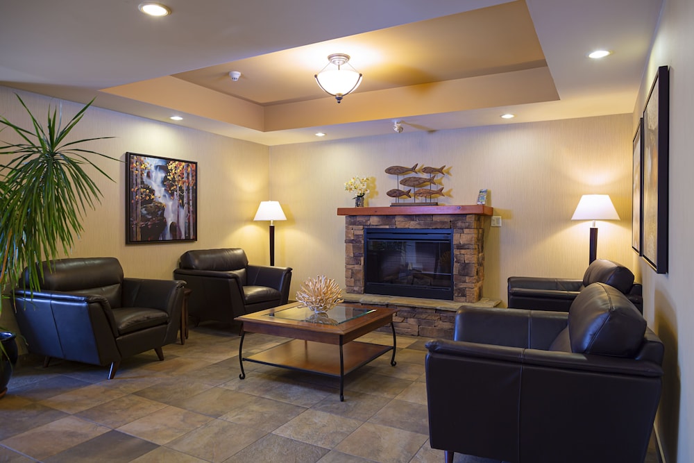 Bayview Hotel (ex Holiday Inn Express & Suites Comox Valley) 35/53