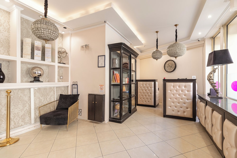 Lobby at Hotel Riviera, PARIS
