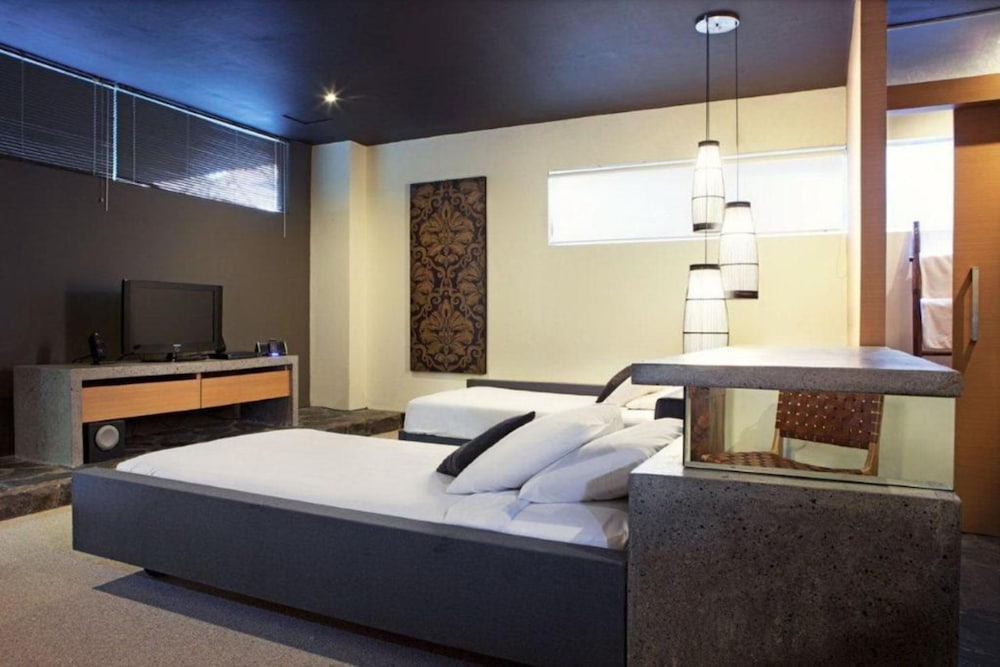 Clio Apartments 16/45