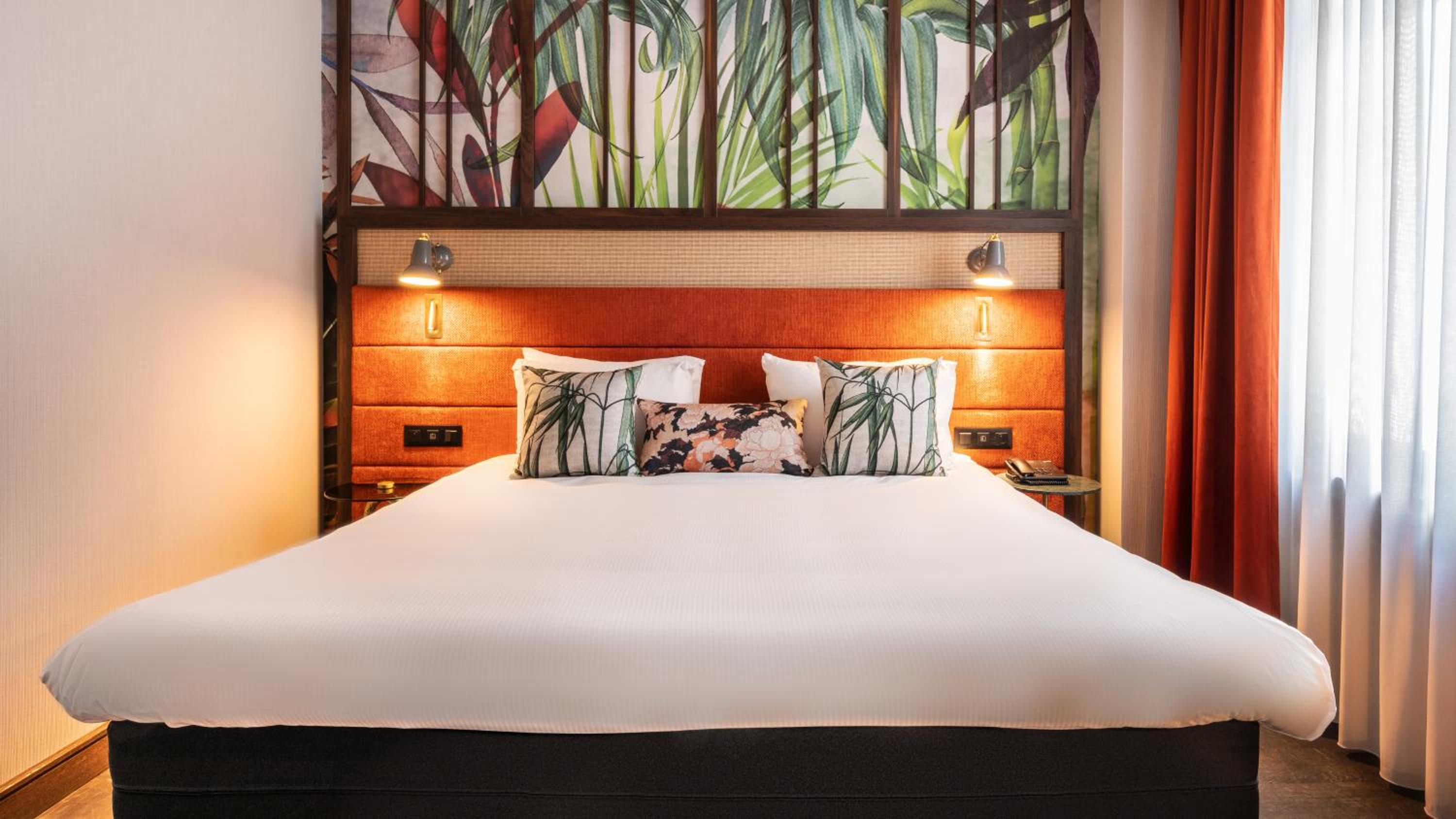 غرفة قياسية بسرير كينج وسرير كوين، Hotel Indigo Brussels - City by IHG 3/8