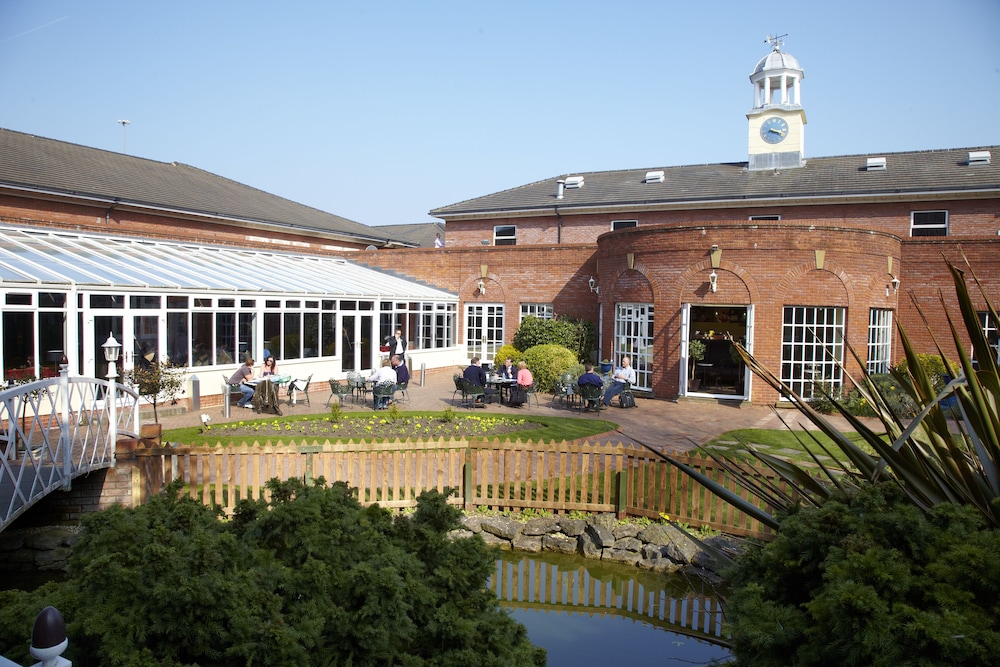 Village Hotel St Davids Nr Chester 33/35