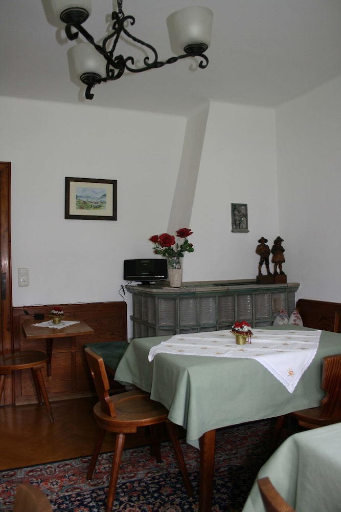 GASTEHAUS ROSENHOF 37/68