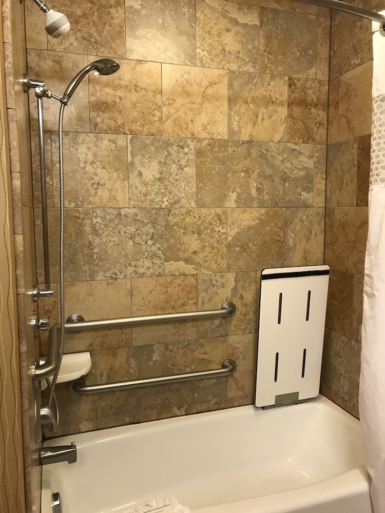 Hampton Inn Suites Mcallen 22/52