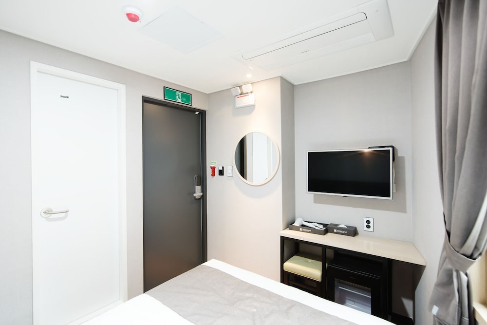 EHWA HOTEL MYEONGDONG 31/69
