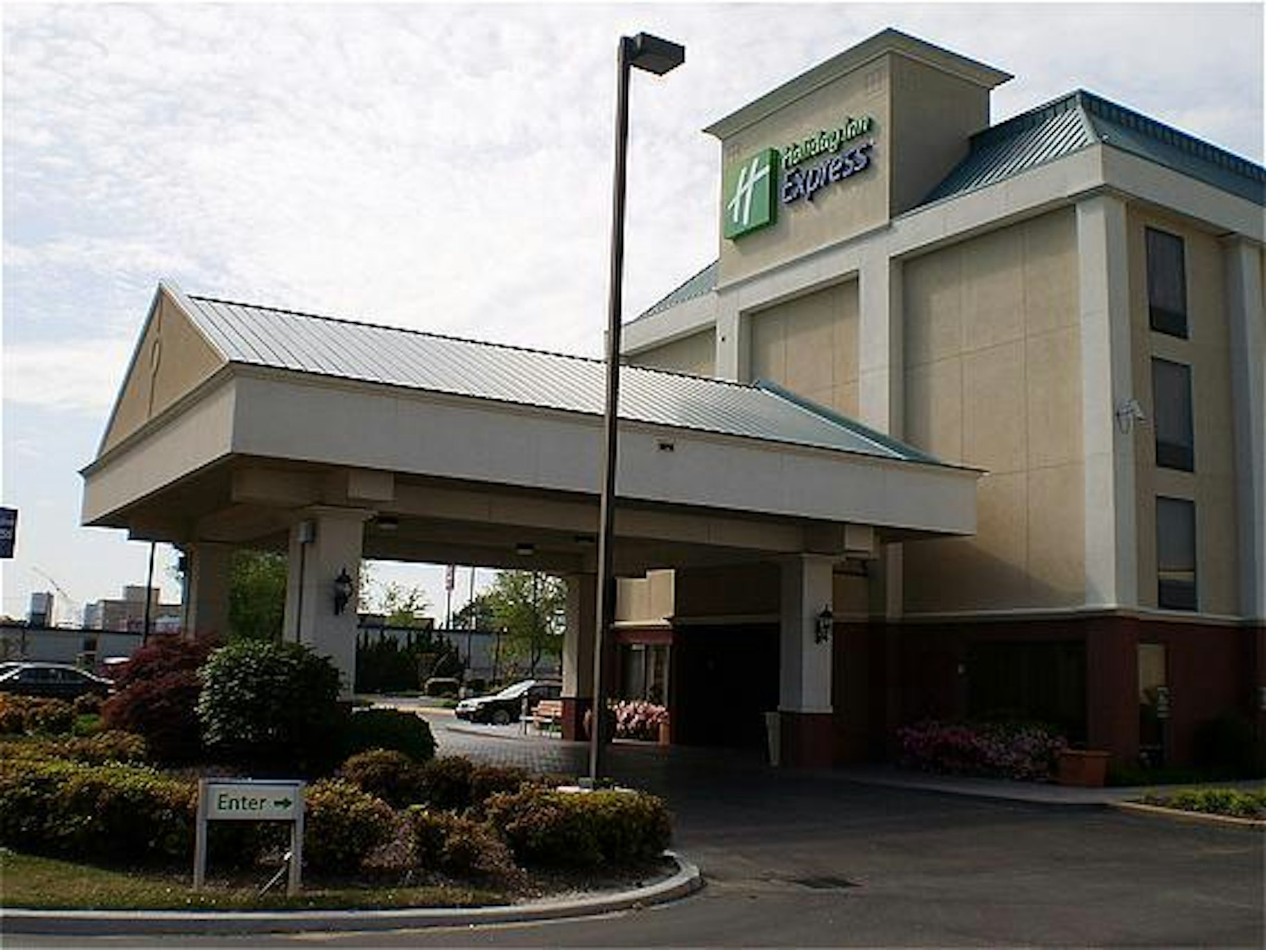 Holiday Inn Express Memphis Medical Center Midtown 56/61