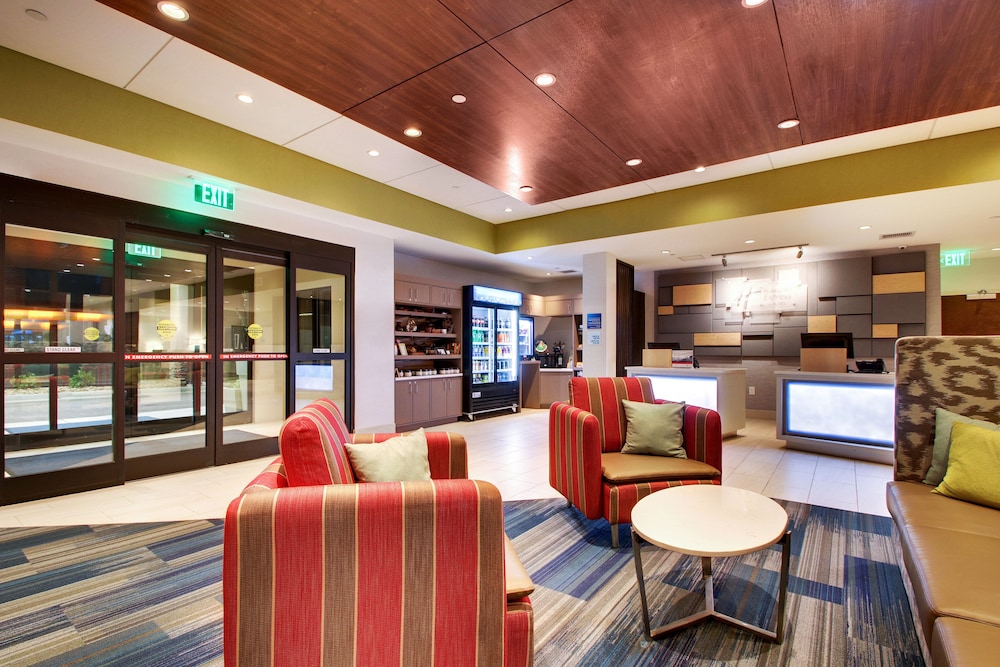 Holiday Inn Express Helen 24/34
