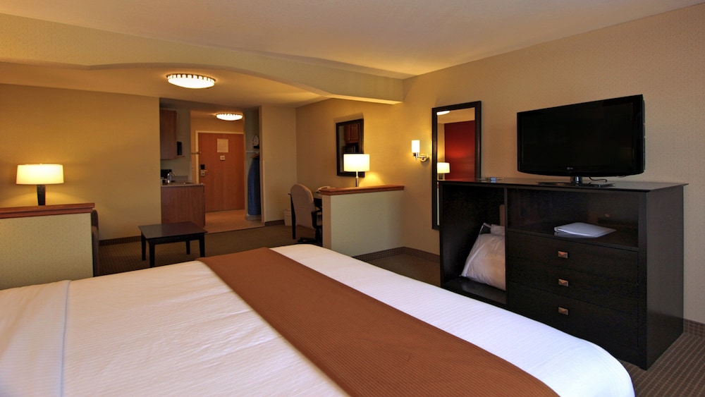 Holiday Inn Express Hotel Suites Defiance 16/52