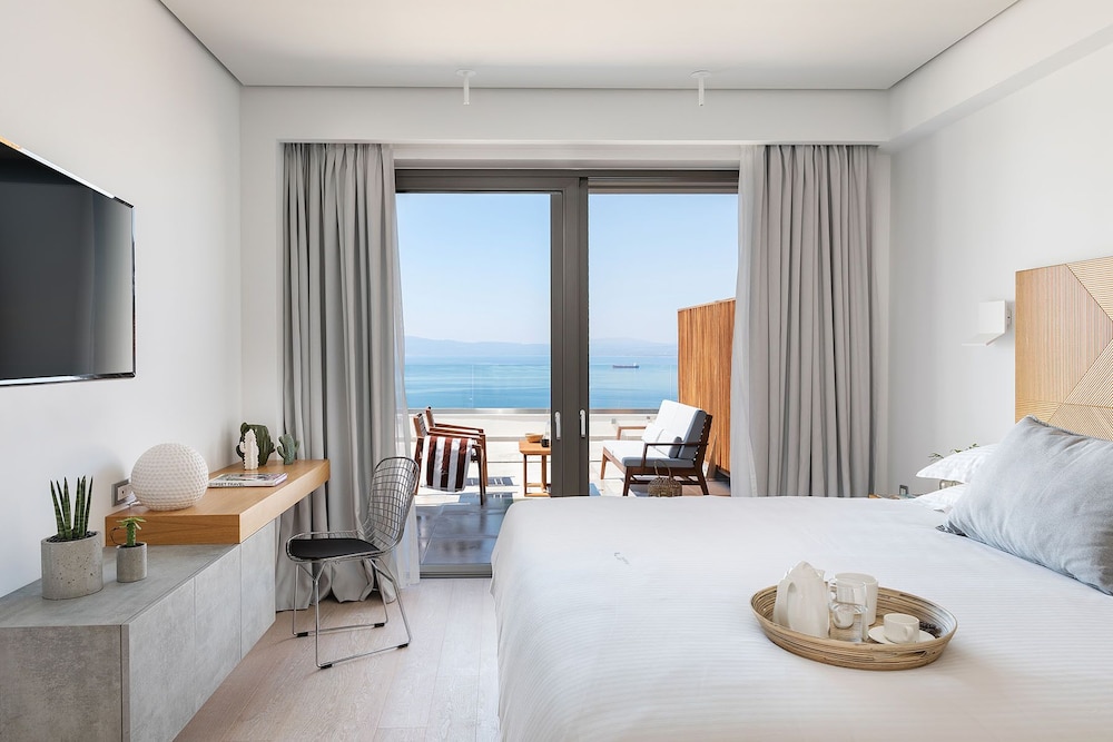 CONNECTING, SEA VIEW, PRIVATE POOL