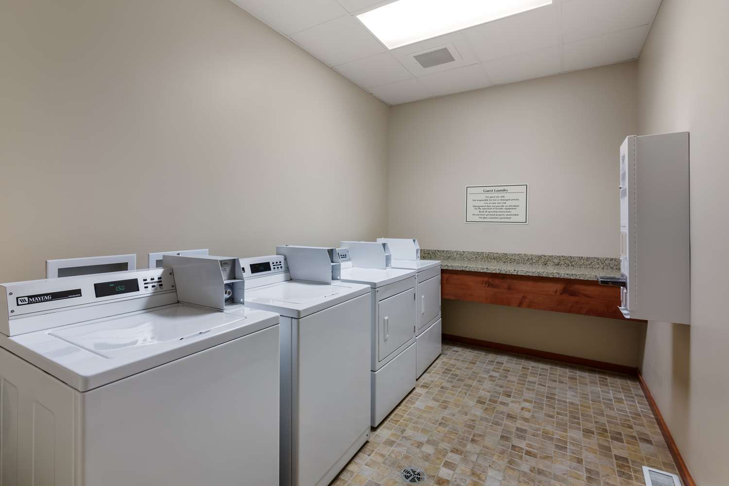 Best Western Golden Prairie Inn & Suites 34/38