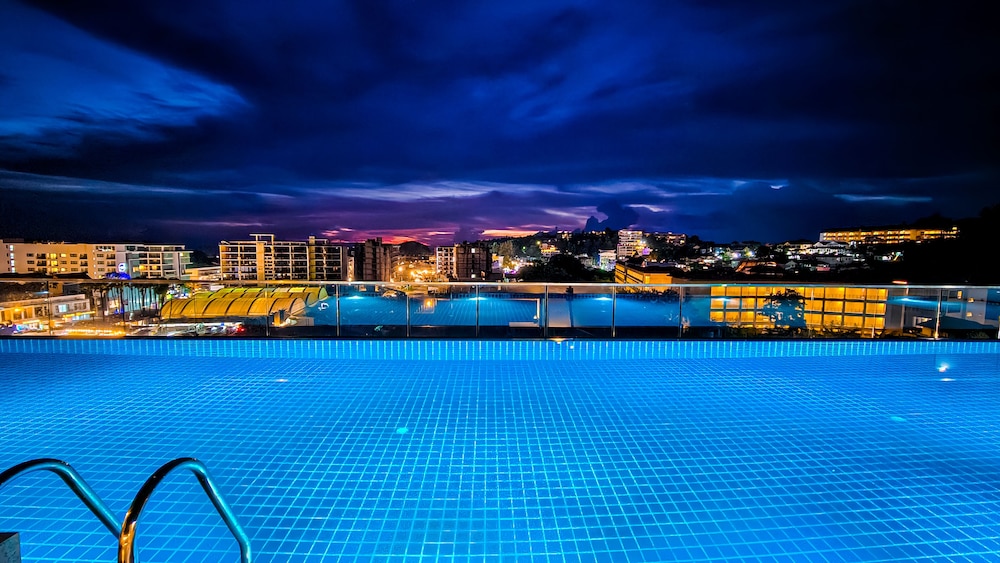 Dome Kata Resort 70/76