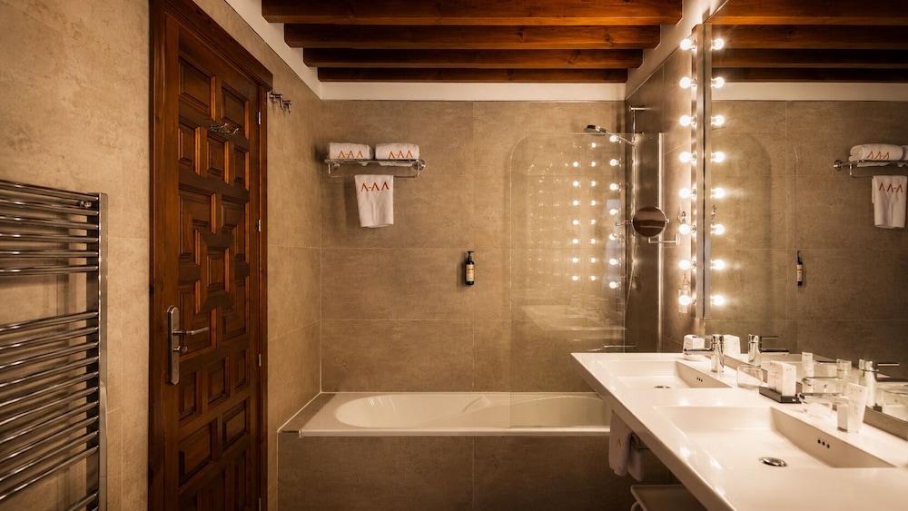 Gar Anat Hotel Boutique 81/81