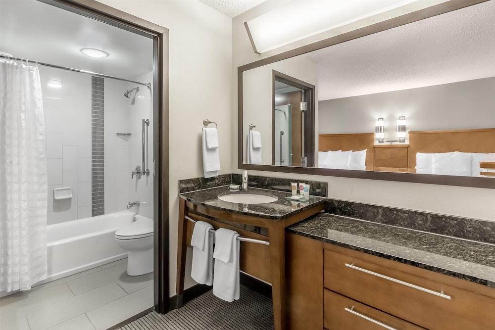 Hyatt Place Charlotte Airport / Billy Graham Parkway 63/65