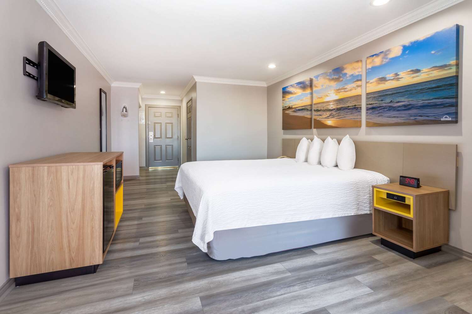 Days Inn by Wyndham Santa Monica 22/45