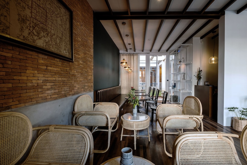 Khunluang Hostel - Adults Only 33/45