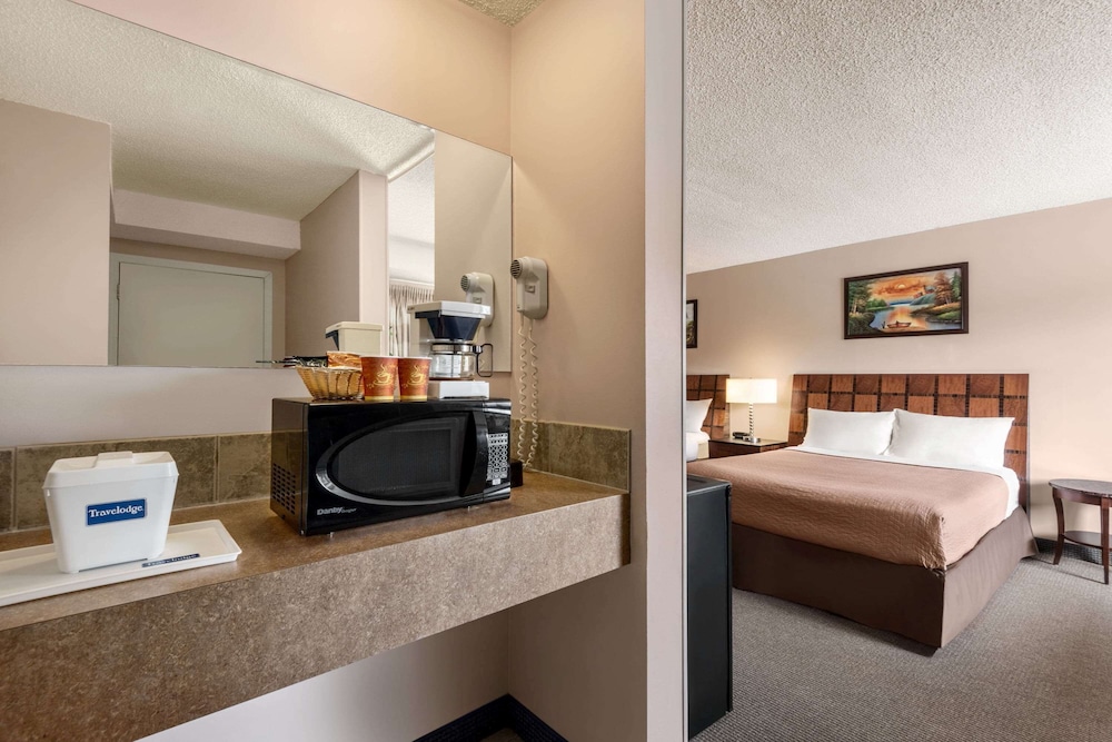 Travelodge by Wyndham Swift Current 32/53