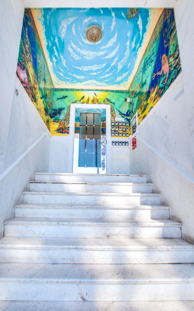 Venice Suites 57/68