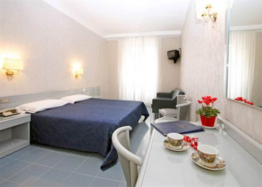 Roma Hotel 34/67