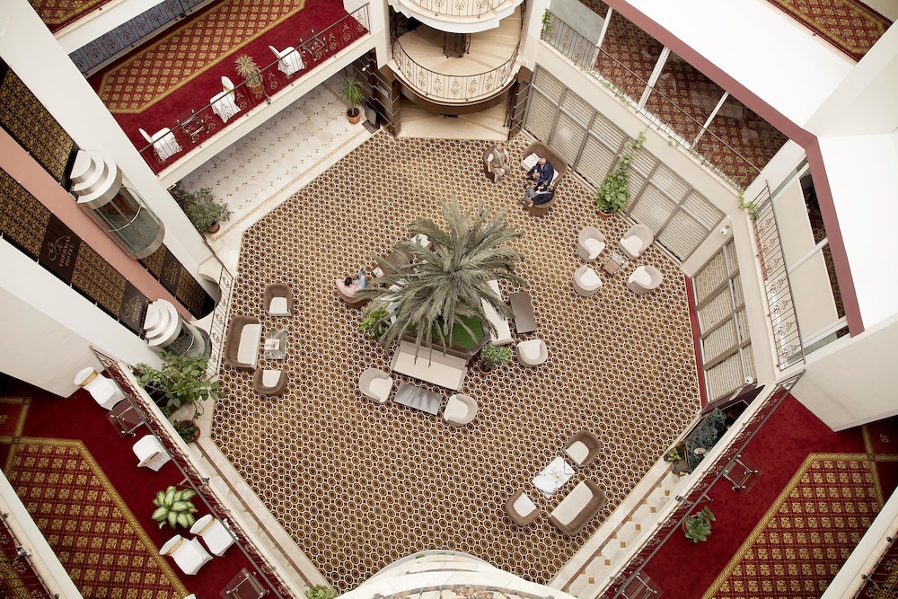Garden Kale Hotel 49/50