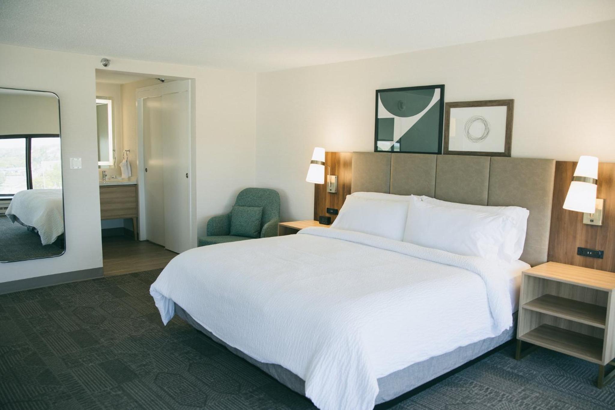 1 Bedroom, Penthouse, Suite, King Bed, Sofa