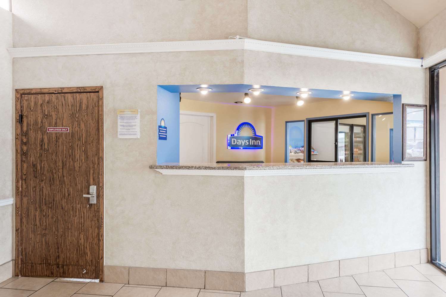 Days Inn by Wyndham San Antonio Splashtown/ATT Center 4/22