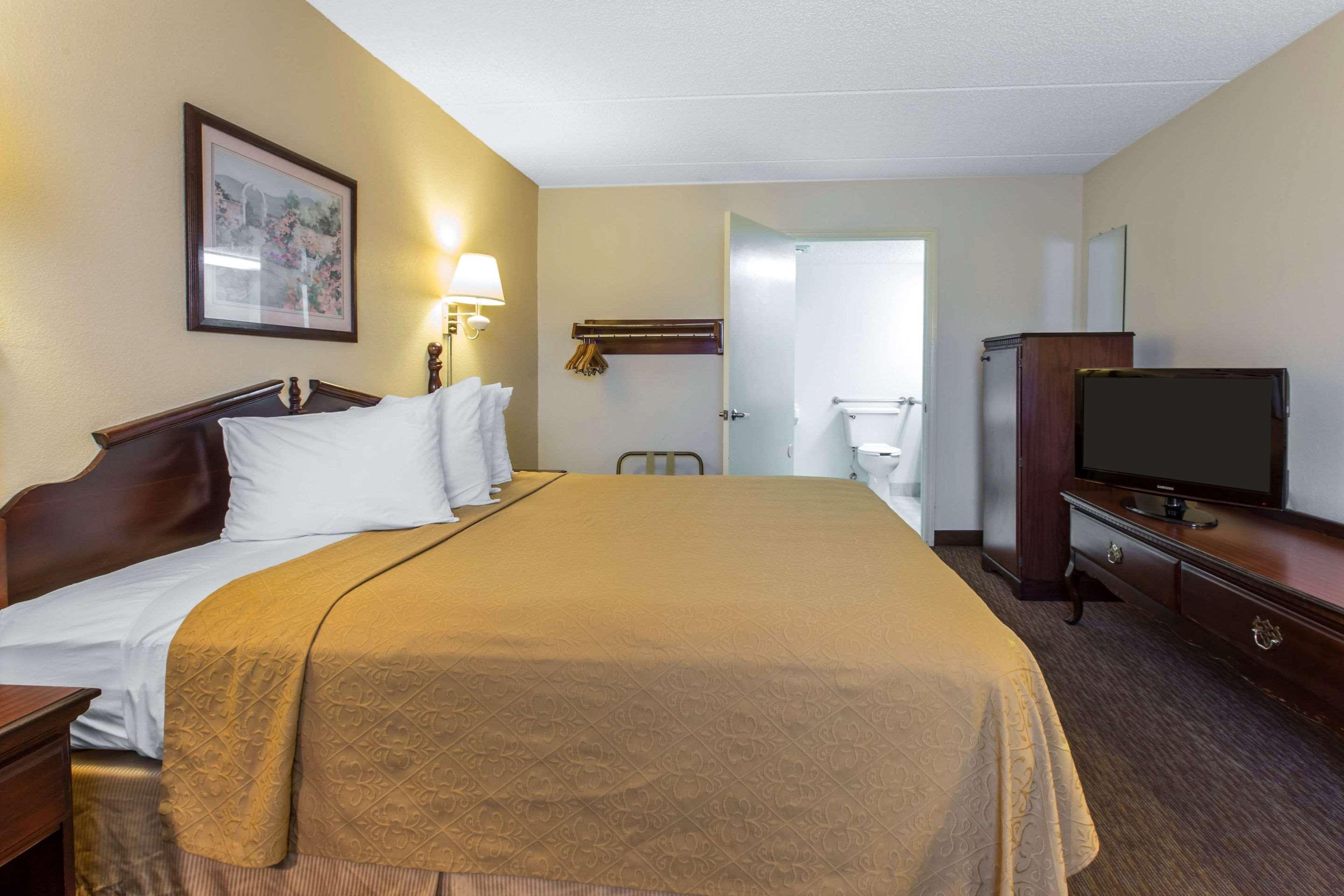Room, Queen Bed