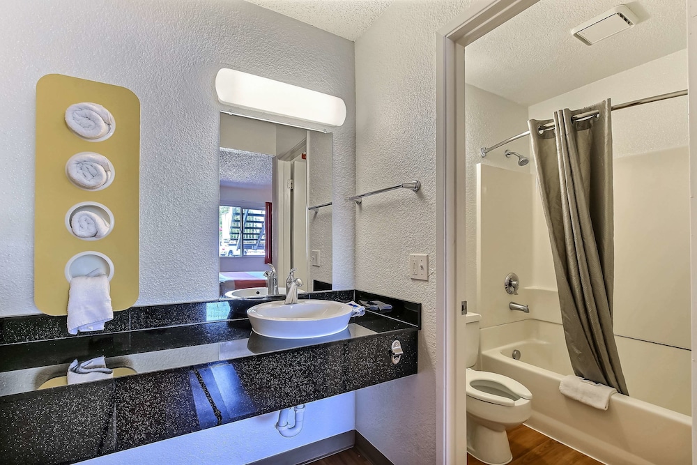 Motel6 Pleasanton, CA 63/63