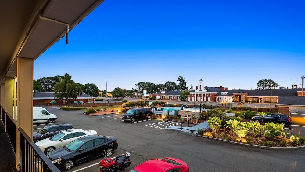 Best Western Lakewood 37/38