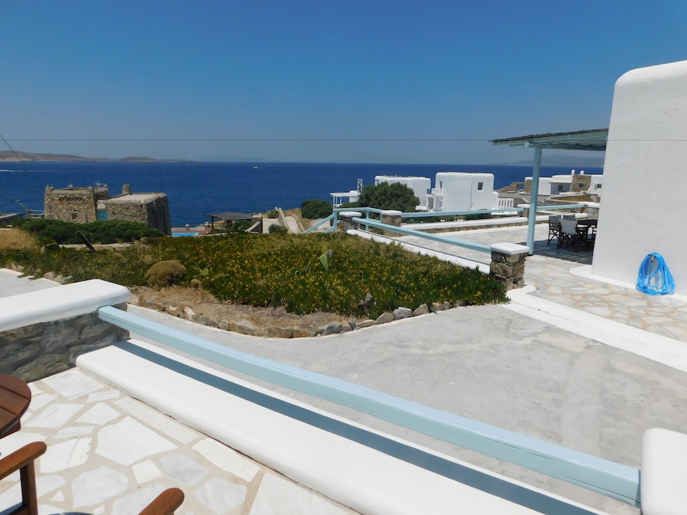 Sofia's Bungalows Mykonos 79/82