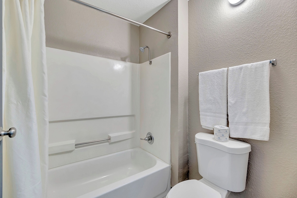 Morada Inn and Suites 53/55