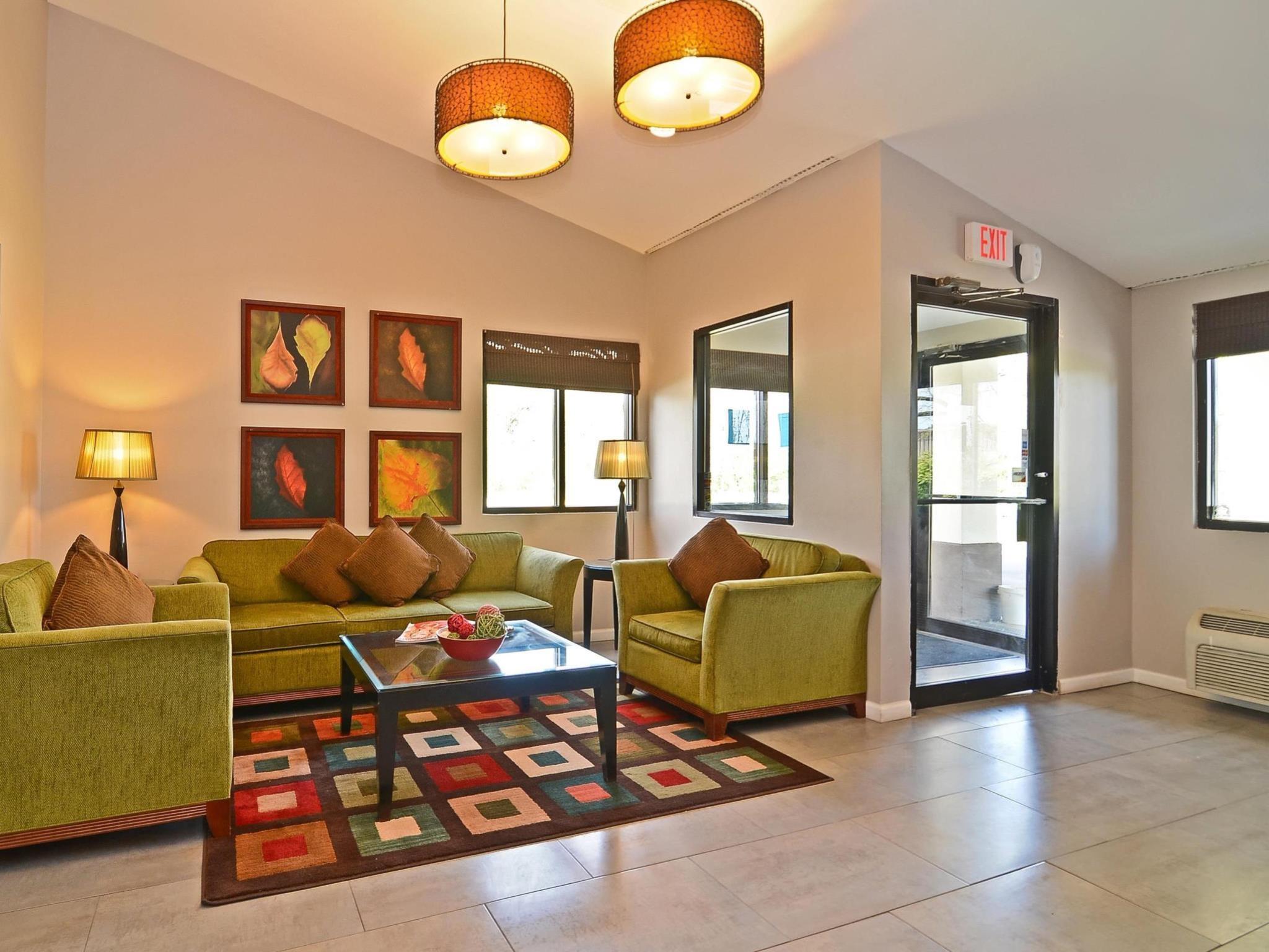 Lexington Inn And Suites-N.W. Chicago/Elgin 16/20