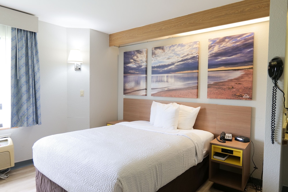Days Inn By Wyndham Flint/Bishop International Airport 6/41