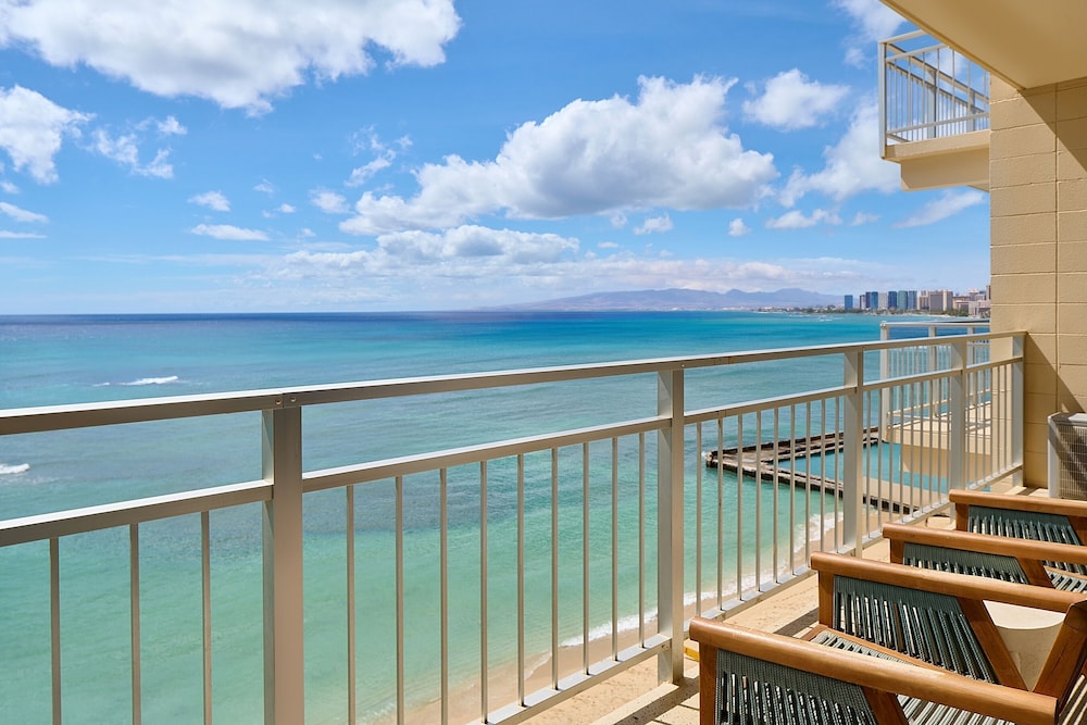 Kaimana Beach Hotel 40/50