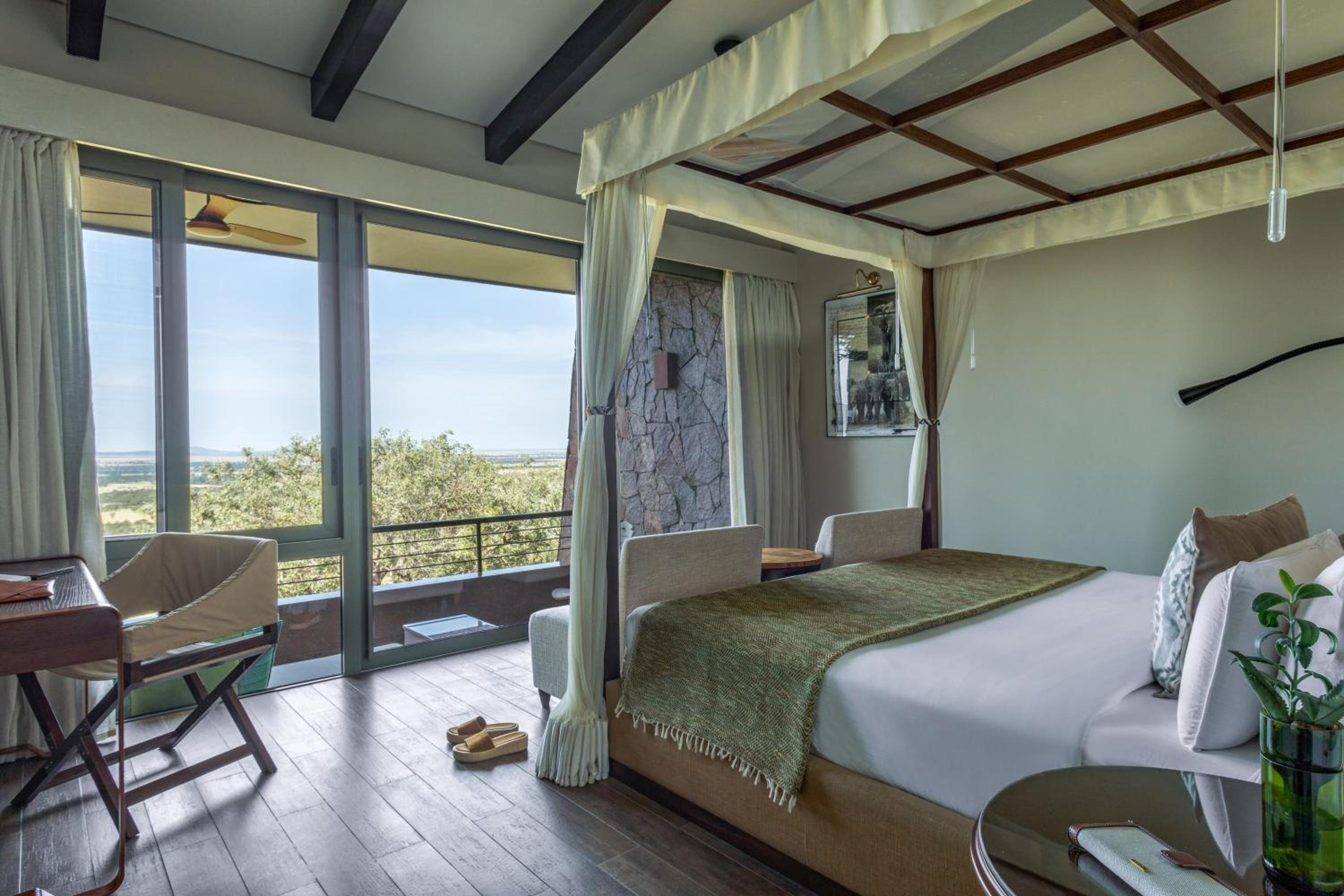 Junior Suite, King Bed, Safari Experience