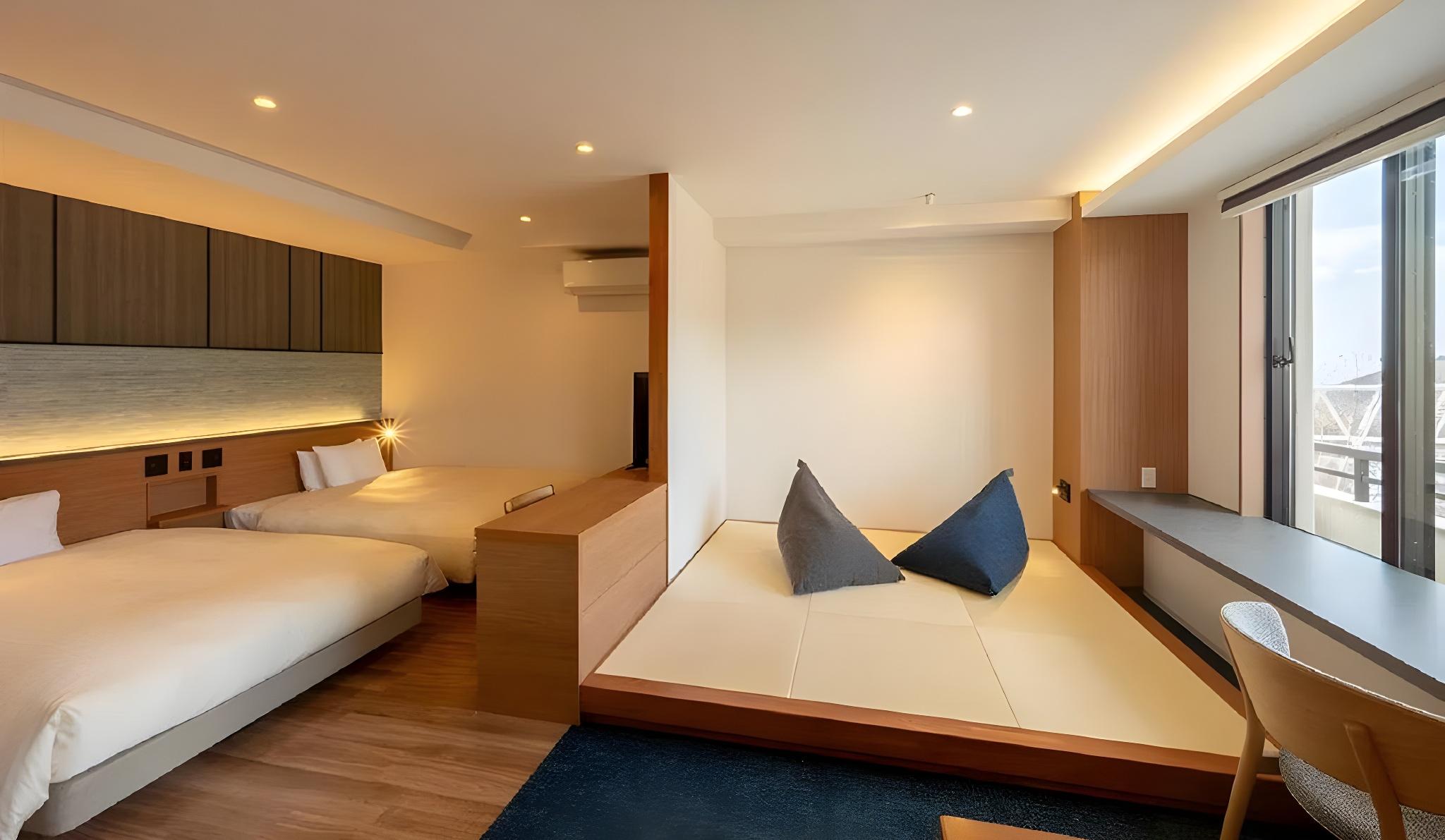Suite, 2 Double Beds, 2 Futon Beds, Canyon View