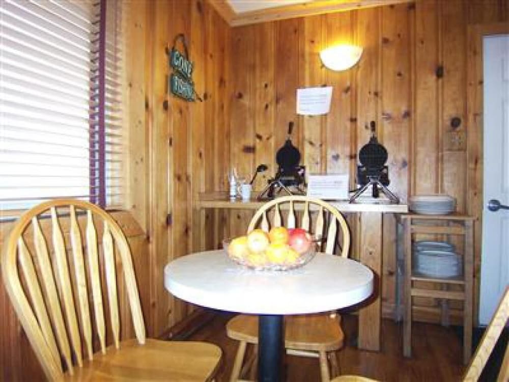 Eagle Fire Lodge Cabins 60/75