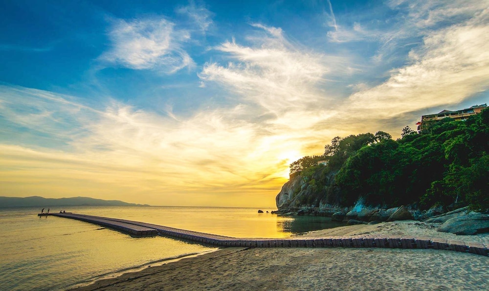 Cocohut Beach Resort 45/50