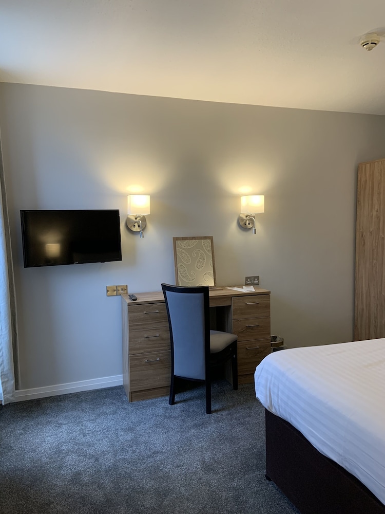 St James Hotel 4/52