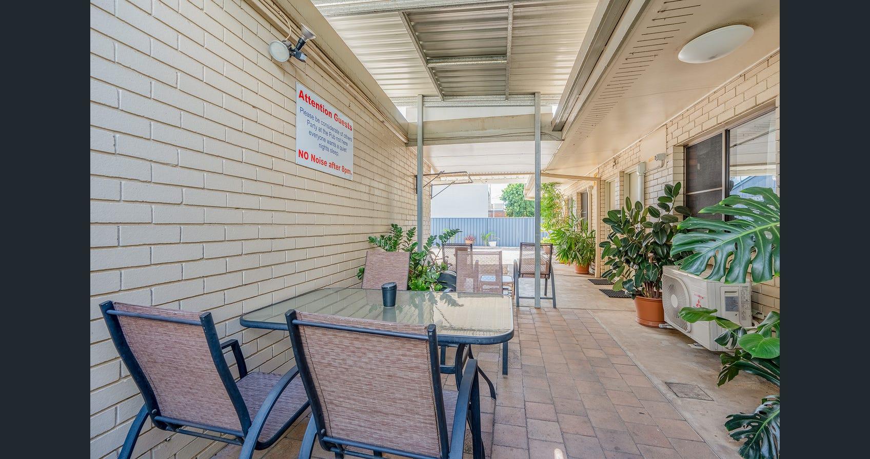 A&A Lodge Motel Emerald 16/36