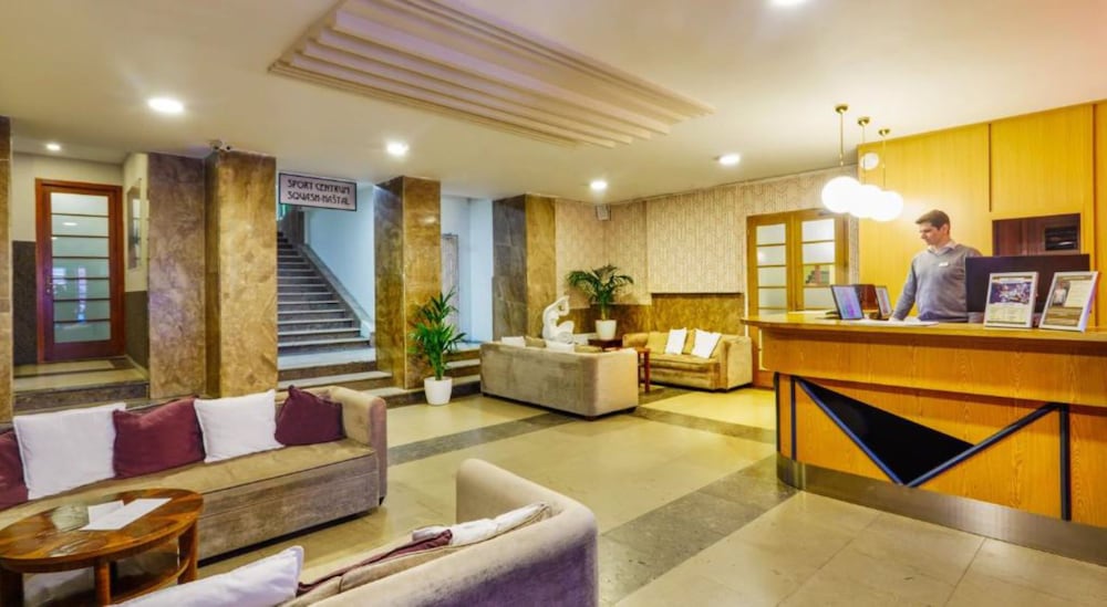 Metropolitan Old Town Hotel 4/63