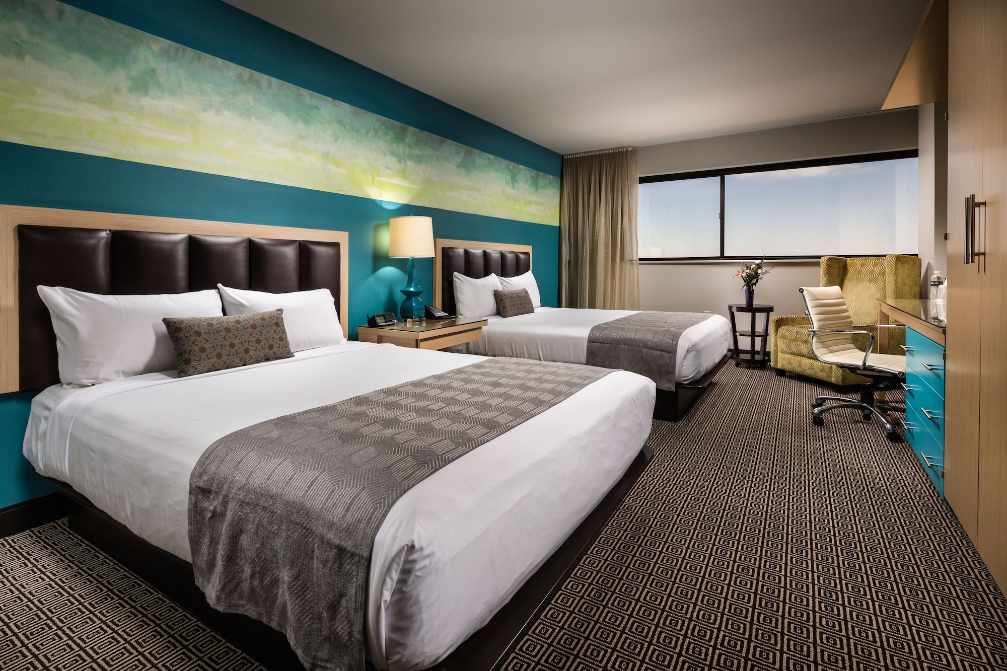 GRAND, STUDIO, 2 QUEEN BEDS