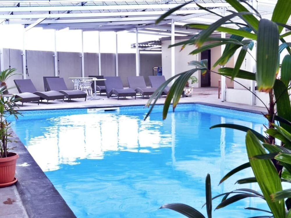 Grand Elite Hotel Pekanbaru 30/32
