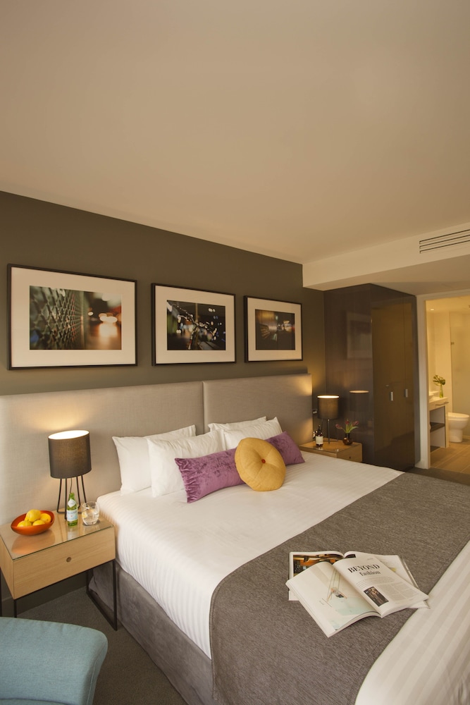 EAST HOTEL 14/60