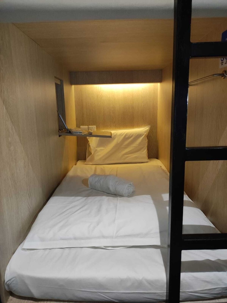 The Room @ Bugis 3/71