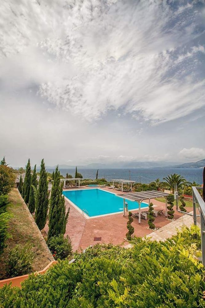 Thalassa Hotel 49/57