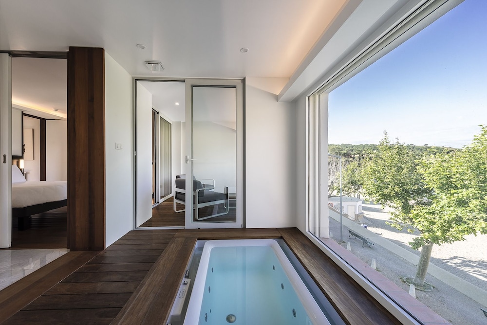 Les Elmes Hotel Spa 4/79